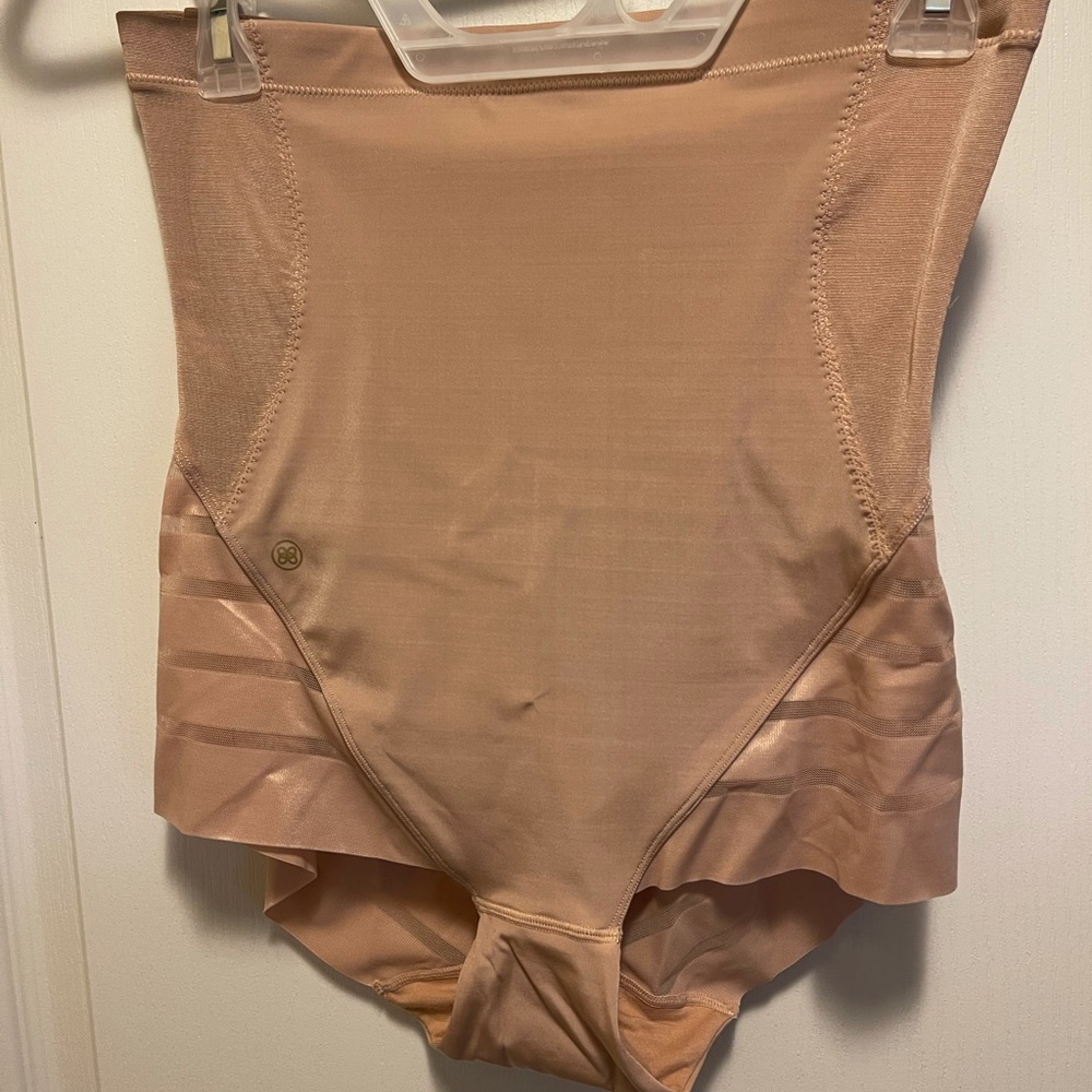 XL shape wear queen brief from Honey Love NWT